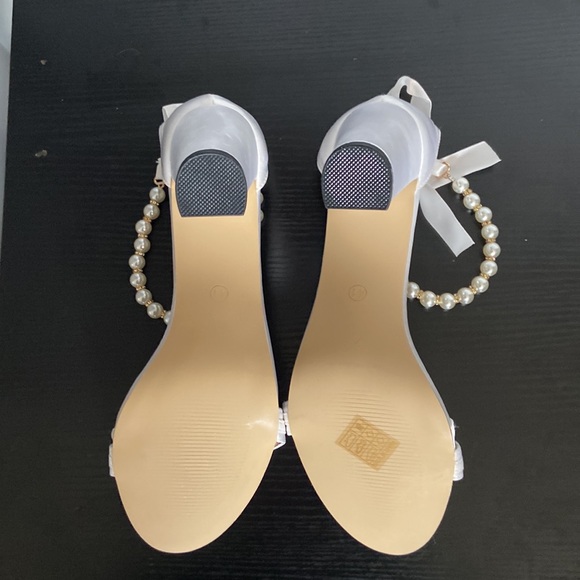 Women white 4” platform open toe pearls, tie ankle satin more pearls SZ 10 EU 41 - Picture 5 of 7